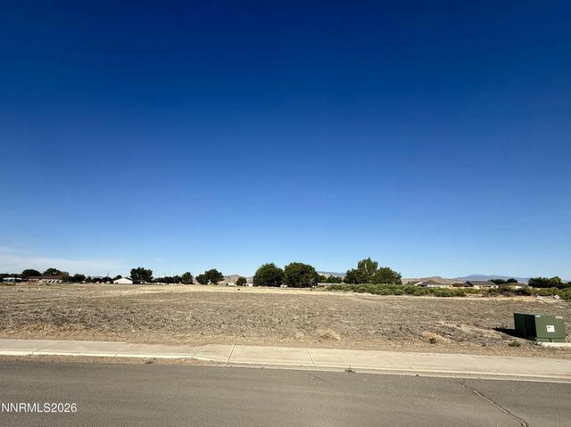 812 S Whitacre St, Yerington, NV 89447