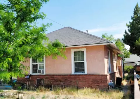 3 S Nevada St, Yerington, NV 89447