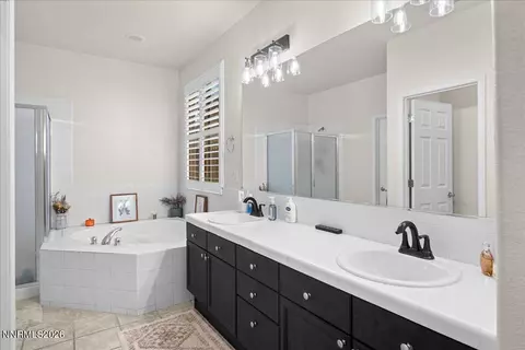 Bath - 1875 Badlands Dr, Reno, NV 89521 photo 1 of 3