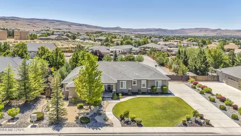 400 Sunset Springs Ln, Spanish Springs, NV 89441