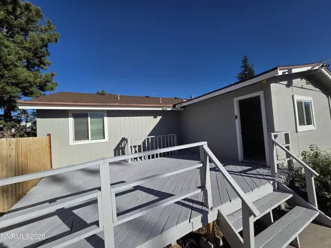Exterior - 1055 Tudor Ct, Reno, NV 89503 photo 2 of 4