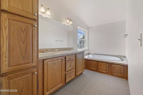Bath - 4680 Boyer Ln, Stagecoach, NV 89429 photo 1 of 3