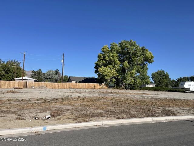 217 Quail Run Dr, Yerington, NV 89447
