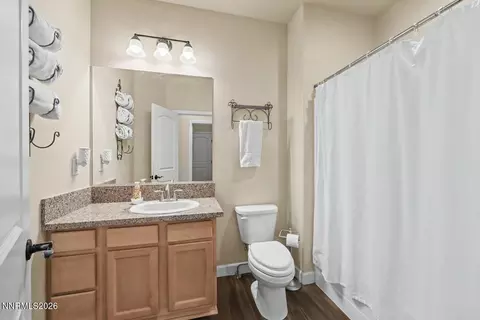 Bath - 1372 Onda Verde Dr, Fallon, NV 89406 photo 1 of 3