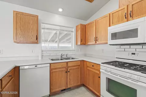 Kitchen - 4435 Hawk Dr, Fallon, NV 89406 photo 2 of 2