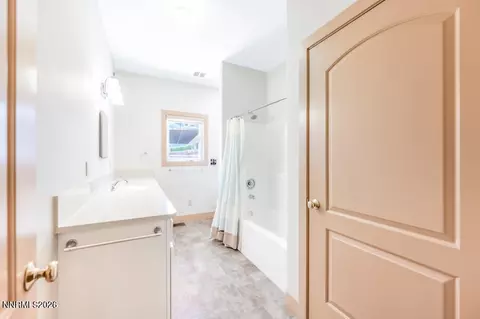 Bath - 3820 S Folsom Dr, Reno, NV 89509 photo 4 of 5