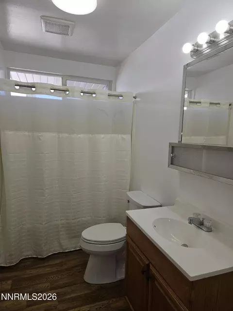 Bath - 515-517 Wildes St, Fallon, NV 89406 photo 2 of 2
