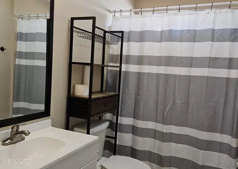 Bath - 515-517 Wildes St, Fallon, NV 89406 photo 1 of 2