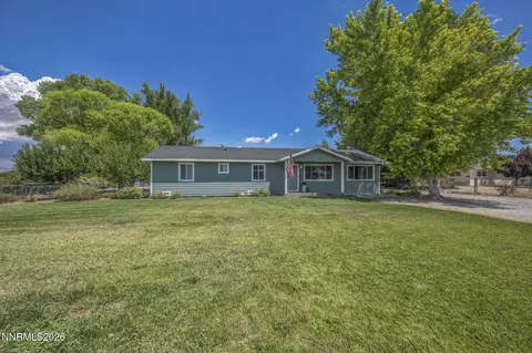 20 Baker Ln, Yerington, NV 89447