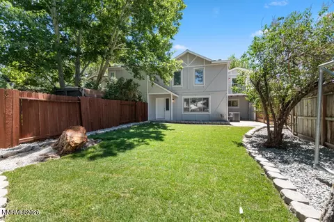 7560 Young Cir, Reno, NV 89511