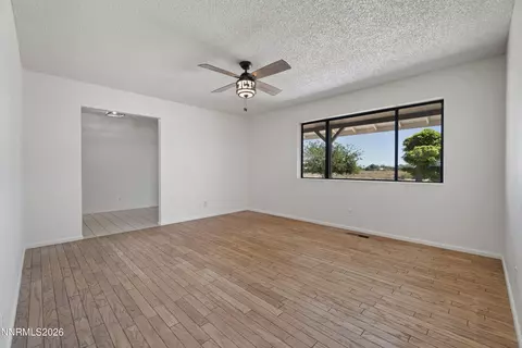 Living - 3250 Tarzyn Rd, Fallon, NV 89406 photo 2 of 5