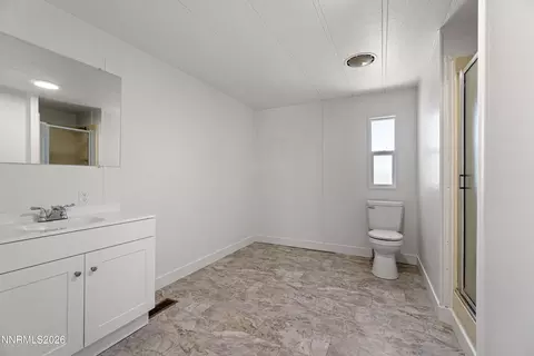 Bath - 700 Thornbird Dr, Fallon, NV 89406 photo 2 of 2