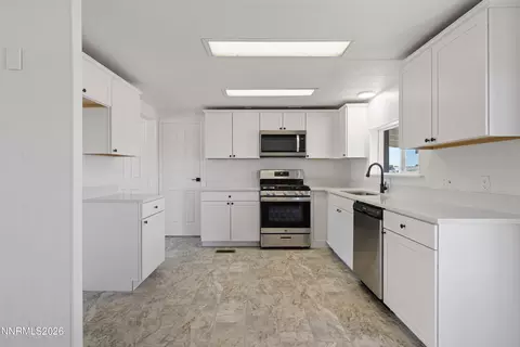 Kitchen - 700 Thornbird Dr, Fallon, NV 89406 photo 1 of 4