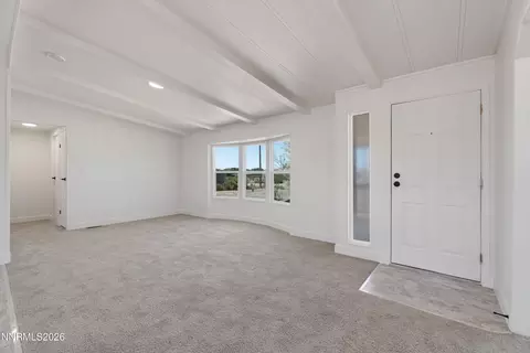 Living - 700 Thornbird Dr, Fallon, NV 89406 photo 2 of 6