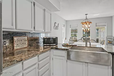 Kitchen - 887 Ronald Way, Fallon, NV 89406 photo 1 of 2