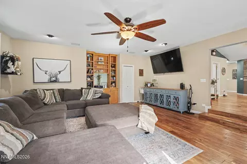 Living - 887 Ronald Way, Fallon, NV 89406 photo 1 of 2