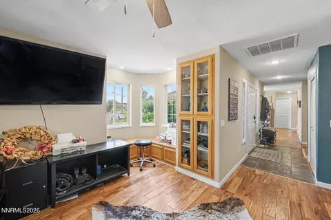Entry Way - 887 Ronald Way, Fallon, NV 89406 photo 4 of 4