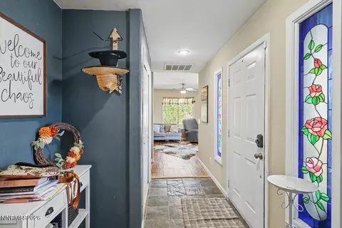 Entry Way - 887 Ronald Way, Fallon, NV 89406 photo 3 of 4
