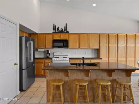 Kitchen - 4455 Great Falls Loop, Reno, NV 89511 photo 3 of 5