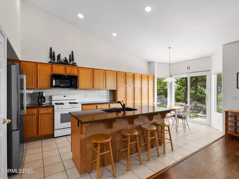 Kitchen - 4455 Great Falls Loop, Reno, NV 89511 photo 4 of 5