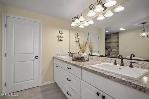 Bath - 2775 Ramona Rd, Reno, NV 89521 photo 1 of 3