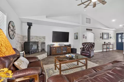 Living - 5630 Caleb Dr, Fallon, NV 89406 photo 3 of 4