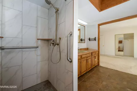 Bath - 1100 Pine Rd, Fallon, NV 89406 photo 3 of 4