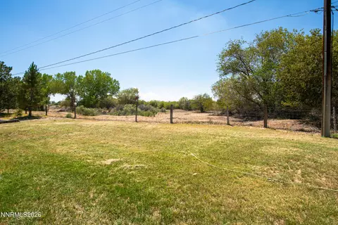 Exterior - 1100 Pine Rd, Fallon, NV 89406 photo 5 of 8