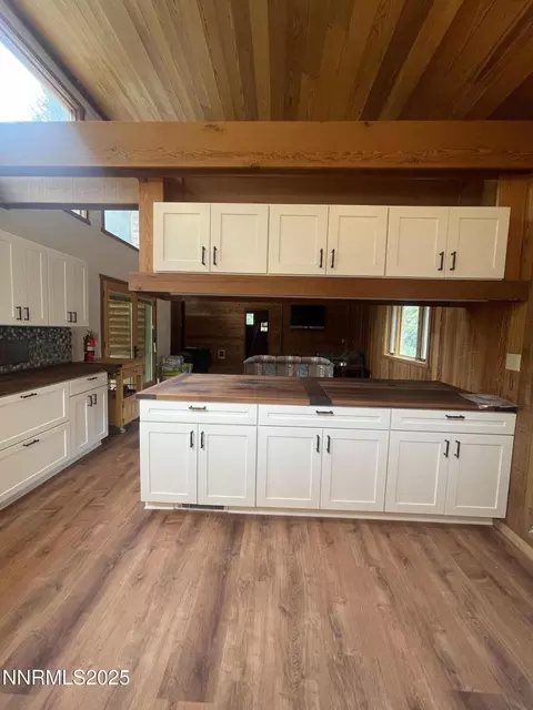 Kitchen - 993 E Side Ave, Jarbidge, NV 89826 photo 3 of 8