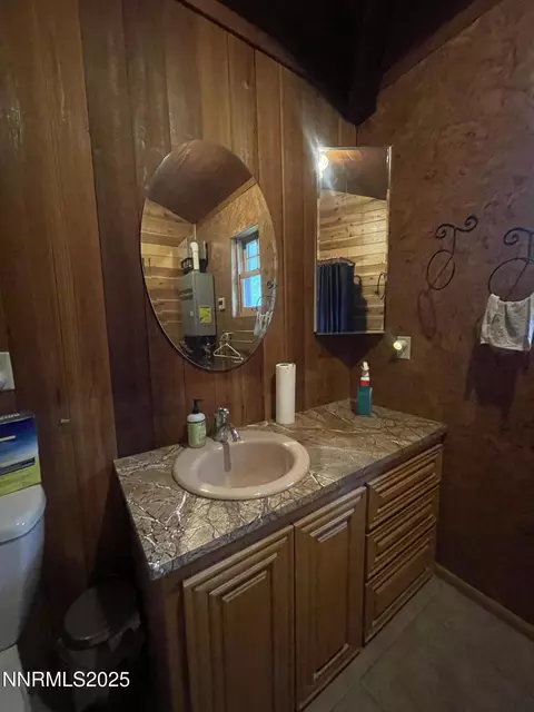 Bath - 993 E Side Ave, Jarbidge, NV 89826 photo 1 of 5