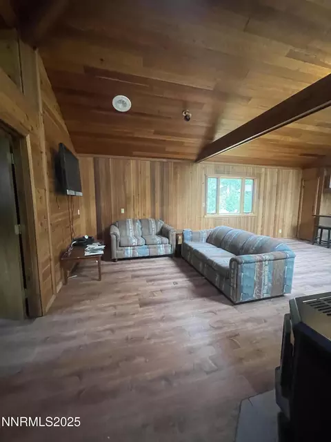 Living - 993 E Side Ave, Jarbidge, NV 89826 photo 4 of 5