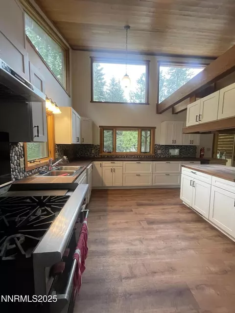 Kitchen - 993 E Side Ave, Jarbidge, NV 89826 photo 2 of 8