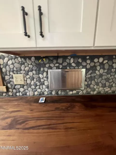 Kitchen - 993 E Side Ave, Jarbidge, NV 89826 photo 7 of 8