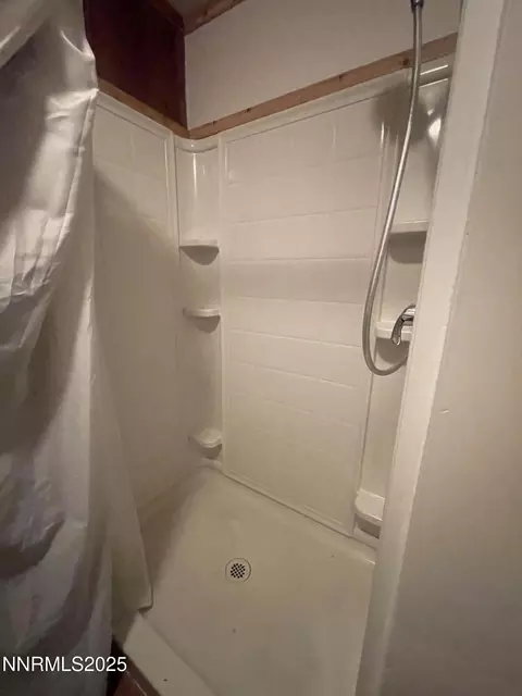 Bath - 993 E Side Ave, Jarbidge, NV 89826 photo 5 of 5