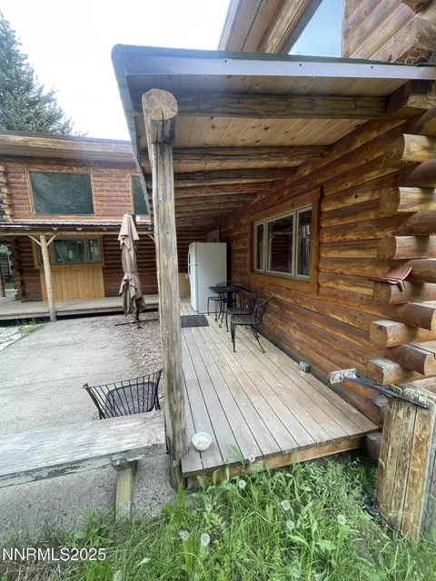 Exterior - 993 E Side Ave, Jarbidge, NV 89826 photo 5 of 10
