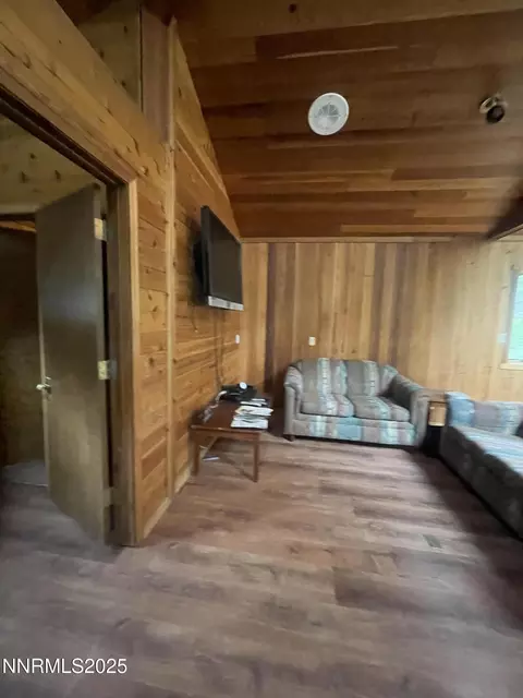 Living - 993 E Side Ave, Jarbidge, NV 89826 photo 2 of 5