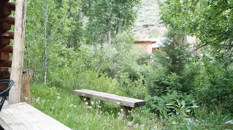 Exterior - 993 E Side Ave, Jarbidge, NV 89826 photo 4 of 10