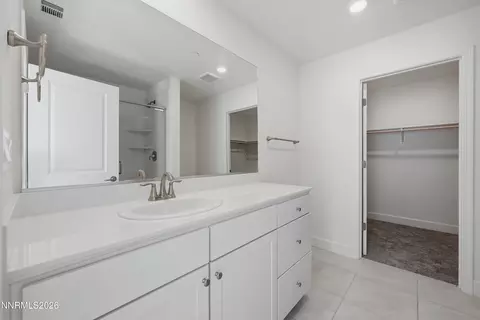 Bath - 804 Cascade Range Dr, Sparks, NV 89436 photo 1 of 2