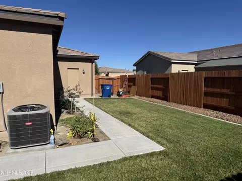 Exterior - 818 Karry Way, Fallon, NV 89406 photo 5 of 10