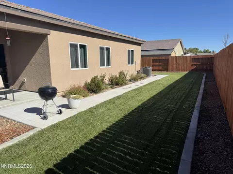 Exterior - 818 Karry Way, Fallon, NV 89406 photo 3 of 10