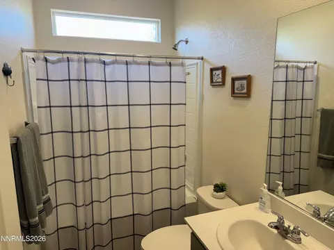 Bath - 818 Karry Way, Fallon, NV 89406 photo 1 of 3