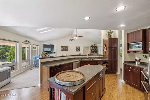 Kitchen - 285 Kitts Way, Reno, NV 89521 photo 4 of 6