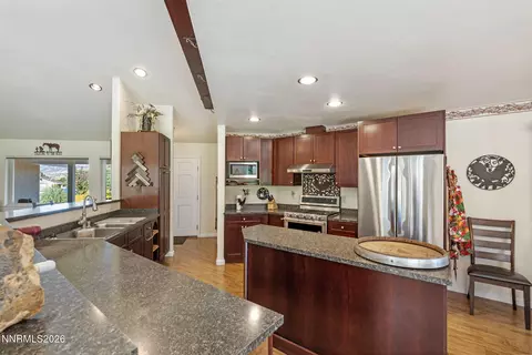 Kitchen - 285 Kitts Way, Reno, NV 89521 photo 3 of 6