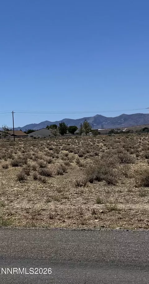 3815 Onyx St, Silver Springs, NV 89429