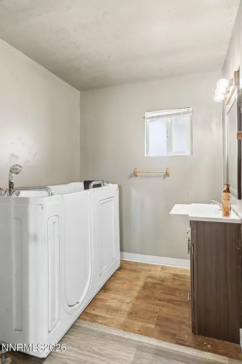 Bath - 4550 Depp Rd, Fallon, NV 89406 photo 1 of 1