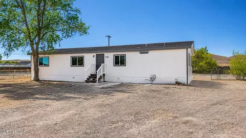 1790 Tuscarora St, Silver Springs, NV 89429