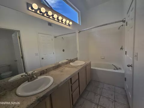 Bath - 9676 Northrup Dr, Reno, NV 89521 photo 1 of 3