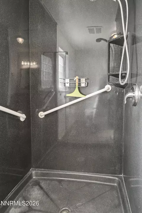 Bath - 1485 Drumm Ln, Fallon, NV 89406 photo 4 of 4
