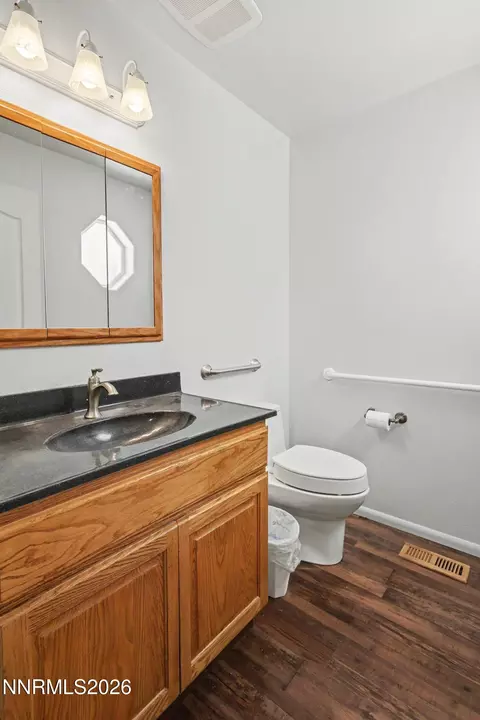 Bath - 1485 Drumm Ln, Fallon, NV 89406 photo 1 of 4