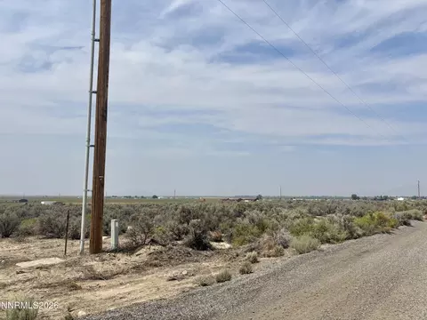 305 Coyote Ln, Winnemucca, NV 89445